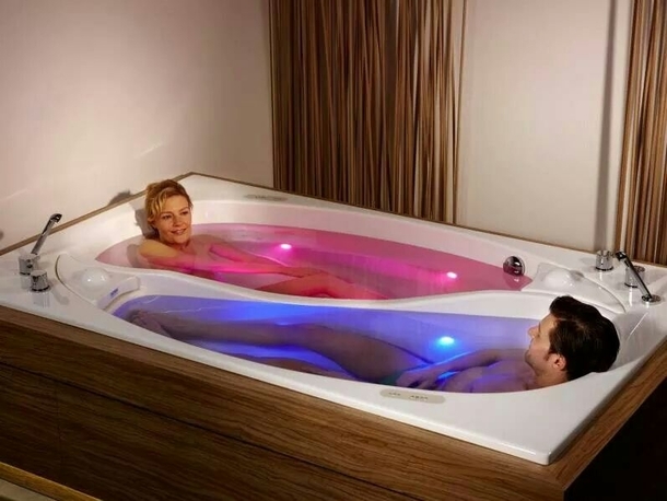 Ultimate friendzone bathtub