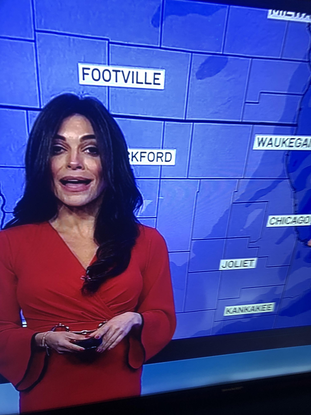Was watching Telemundo forecast and the news reporter looked a bit familiar hee heee