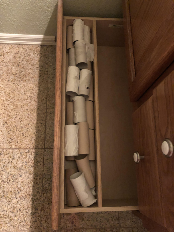 Went to change the toilet paper in my boyfriends bathroom