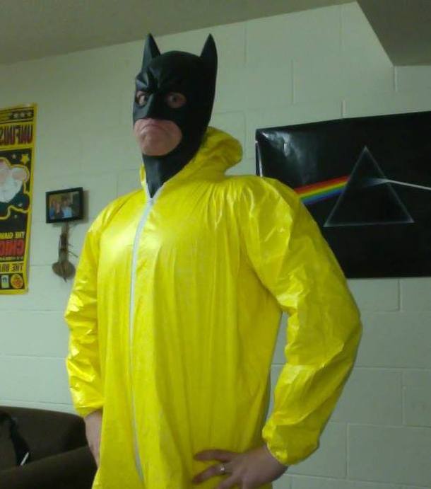 What happens when you half-ass a combo costume I present Breaking Bat