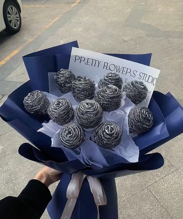 What is the flower language of steel wire ball