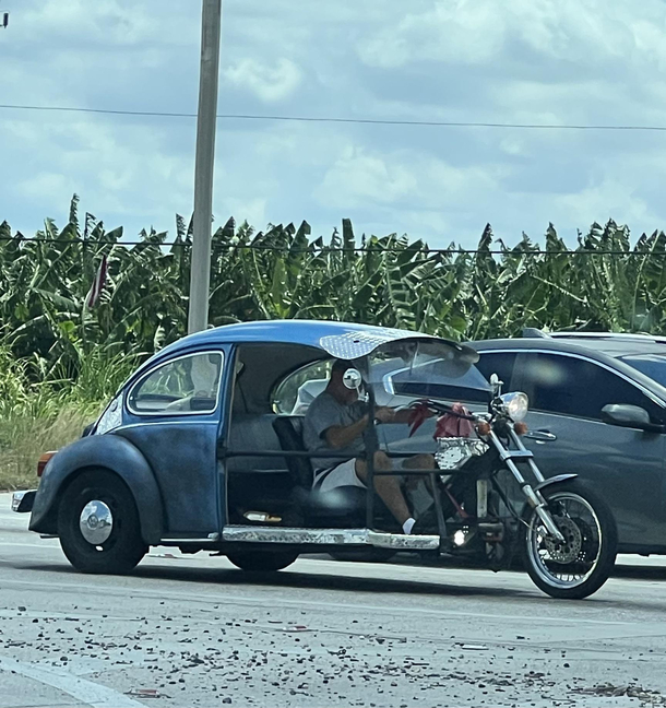 What motorcycle  car is this