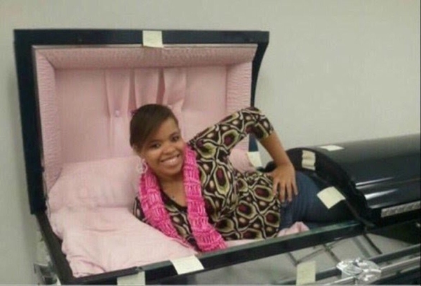 when im deep in a depressive episode and someone tells me to stay positive