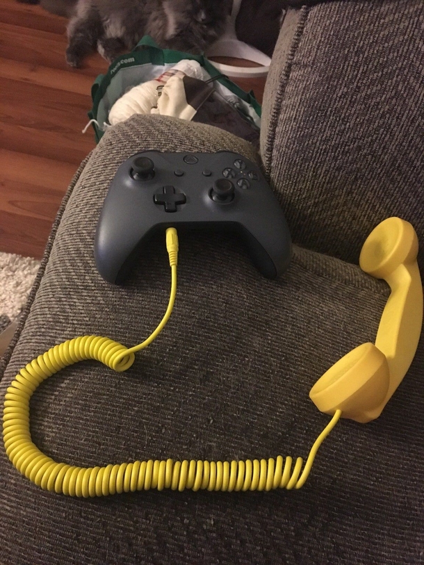 When your mic breaks but your squad still needs you