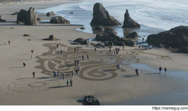 While everyone else has corn mazes Oregon has sand mazes