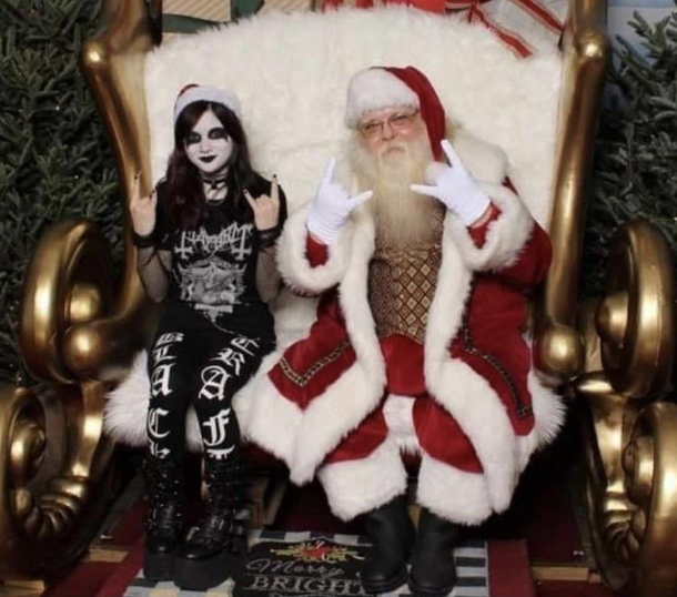 Who said goth women didnt have Christmas spirit