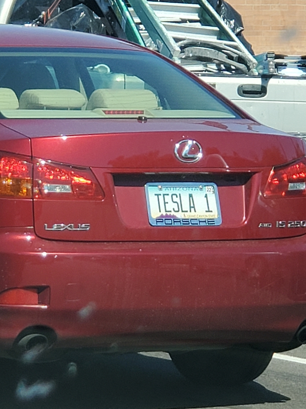 You cant fool me that easily This is clearly a ford