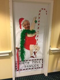 A lady decorated her door at a retirement home Too funny