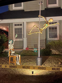 A neighbors  Halloween decoration