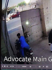 Alleged robber steals bike from Courts parking right after getting bail in Robbery case Pakistan