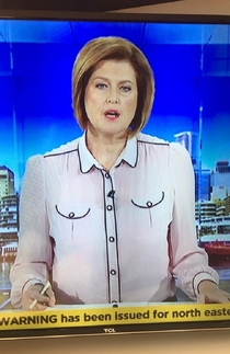 Aussie newsreader with hot pockets