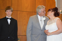 awkwardly photobombing my dads wedding photo