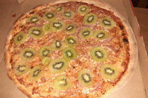 behold the ultimative kiwi pizza
