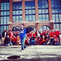 Colts fan photo bomb