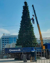 Decorating New Years tree post-Soviet style