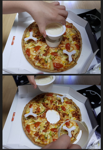 Delivery pizza in korea