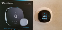 Ecobee makes it look like the entire thermostat face is a touchscreen with no bezels