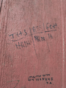 flea market bathrooms are weird