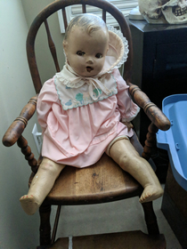Found in my moms guest room  haunted