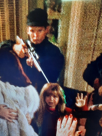 Found this gem of a scene in Christmas Vacation Good ol fashioned family Christmas