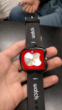 Friend bought  Apple Watch off eBay This is what came