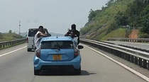 Funny People in Sri Lanka How the drive in Highways