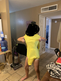 GF ordered her daughter a banana costume She came out with it upside down Im glad she doesnt understand how god damn funny this is 