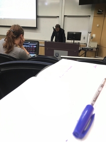 Girl in front of me has been on Facebook for the whole lecture now shes ordering Dominos