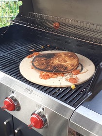 Got a pizzastone for our grill Went really great