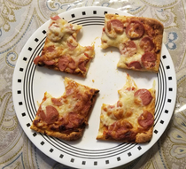 How my daughter secures her favorite slices in the fridge