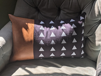 I just got this pillow Once I put it on my chair I thought hey that kind of looks like a Duracell battery I cannot unsee that It is forever the battery pillow