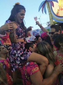 I think he forgot his girlfriend was on his shoulders