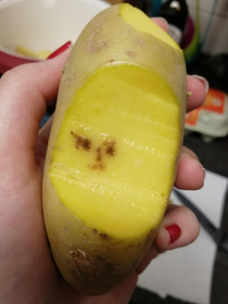 I think this potato is trying to tell me something
