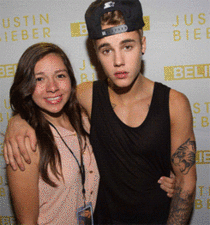 Justin Bieber is THAT excited to pose for a picture with you