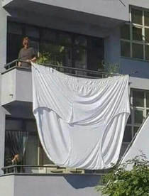 Kardashians doing laundry