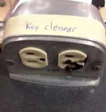 Key cleaner
