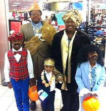 King Jaffe Joffer and the clan this Halloween