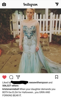 Kristen Bell the voice of Anna in Frozen had to be Elsa for Halloween because her daughter made her do it