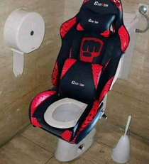 Mobile gaming chair