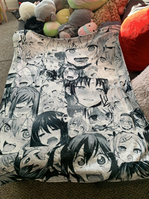 Mom bought my girlfriend what she thought was just an anime girl blanket