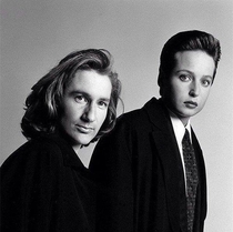 Mulder and Scully Faceswap looks like a crappy s RockPop band Scmulder and the X-files