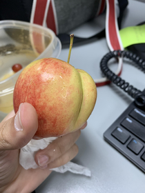 My apple is looking kind of thicc
