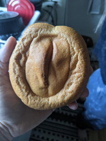 My bagel was sporting a mean camel toe today