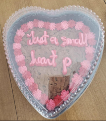 My cousin didnt want any writing on her valentine cake so she asked for Just a small heart please 