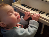 My daughter going full-drama on the keys