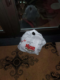 My family ordered food from doordash and the delivery driver sent this pic