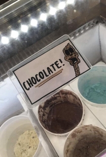 My friend saw a familiar face at an ice cream shop in Chicago