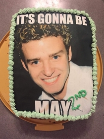 My sisters birthday is at the beginning of May so I made her a Justin Timbercake