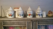 My  yo moms kitchen canisters dont need fixing