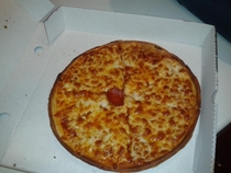 Ordered a pepperoni pizza got only one pepperoni